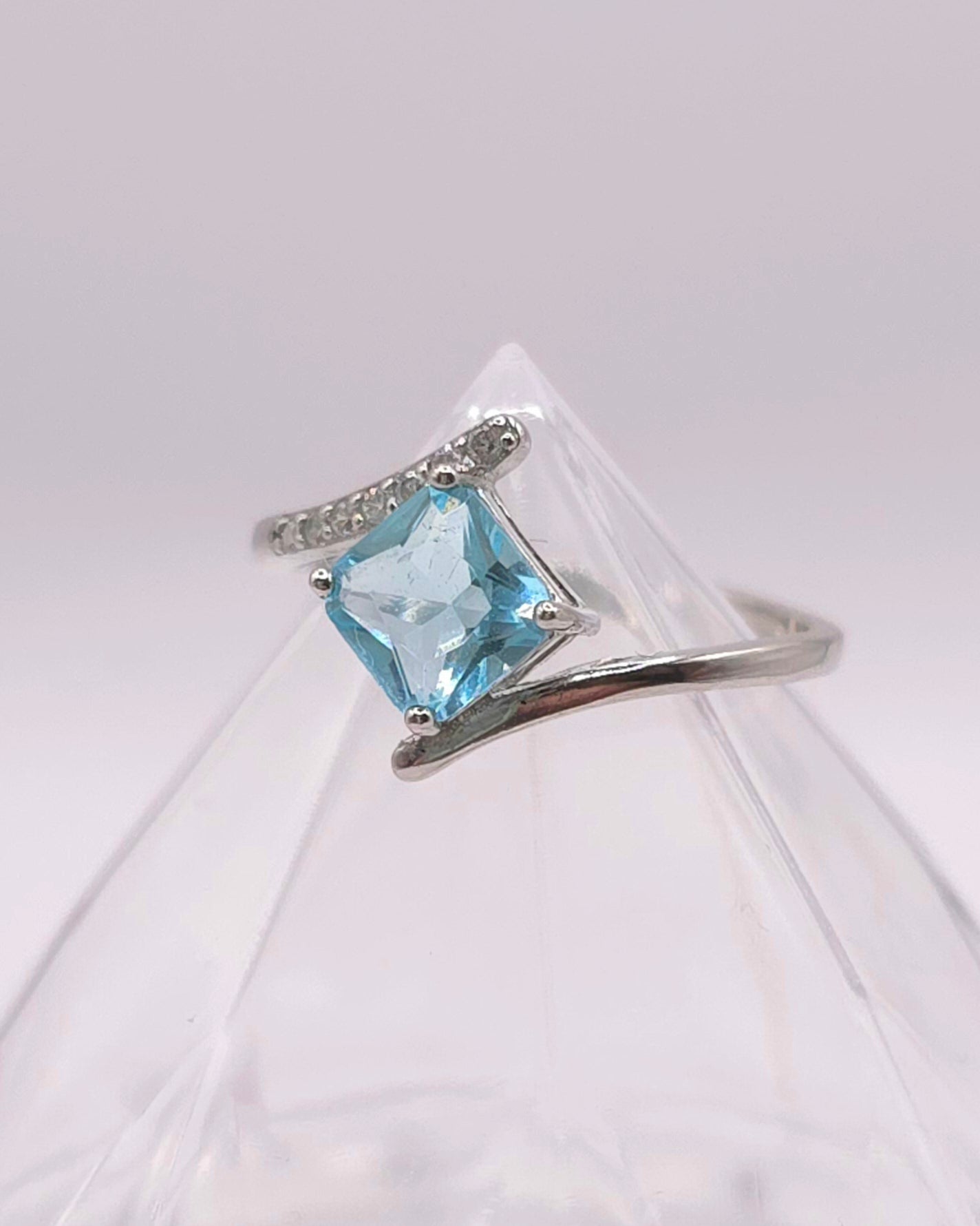 Anillo azunai