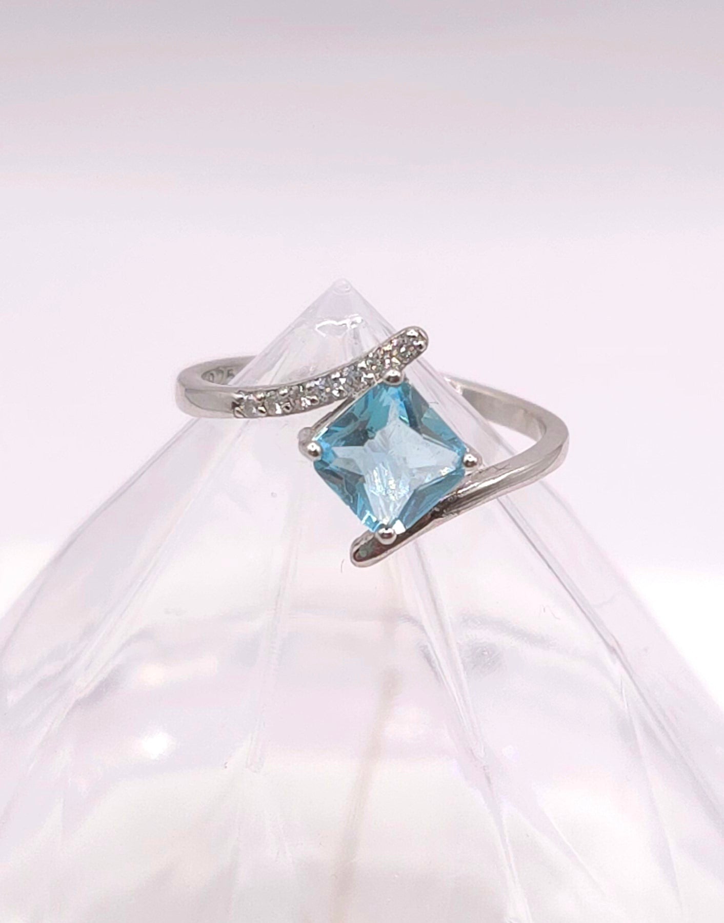 Anillo azunai
