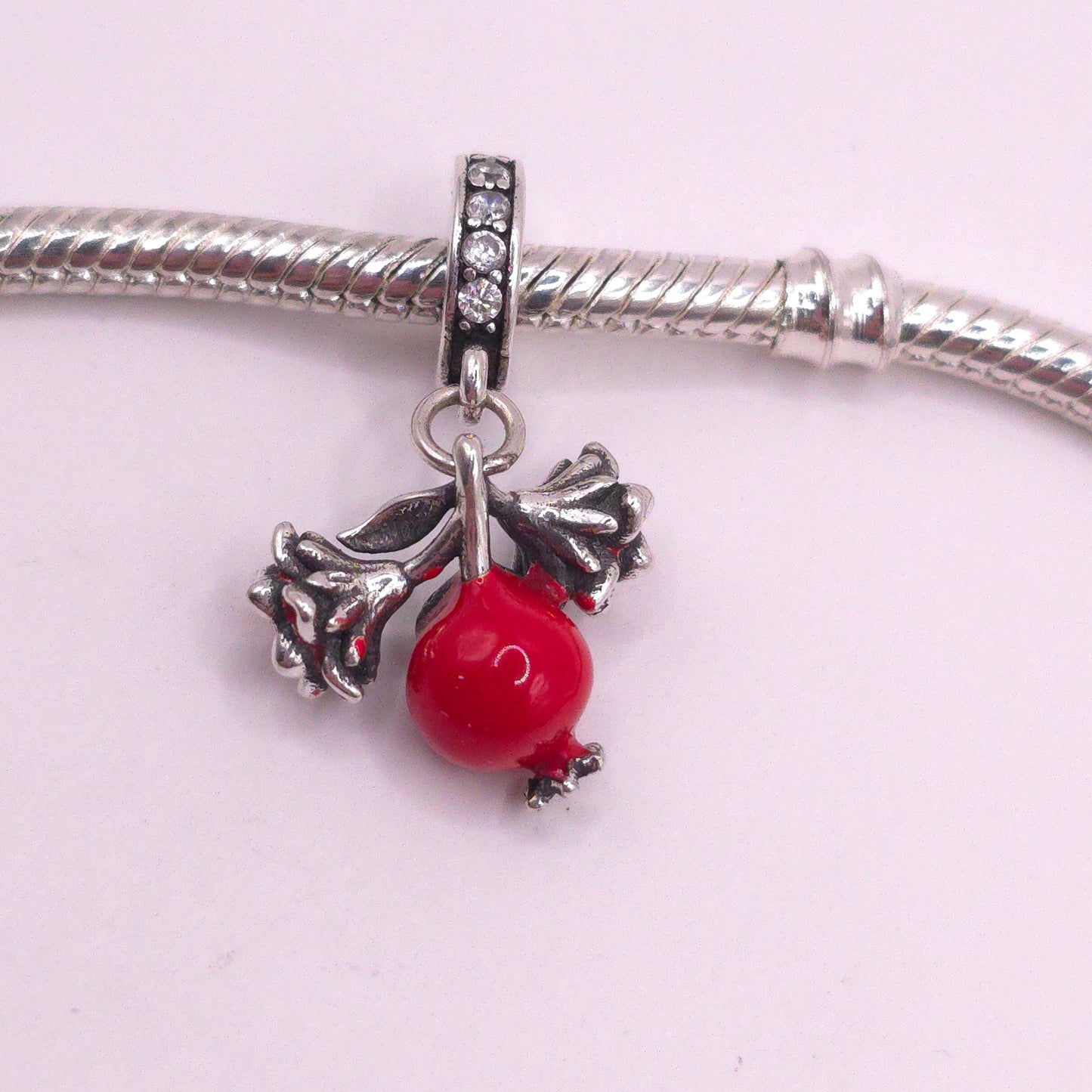 Charm Flor de la Granada🚨 Última unidad