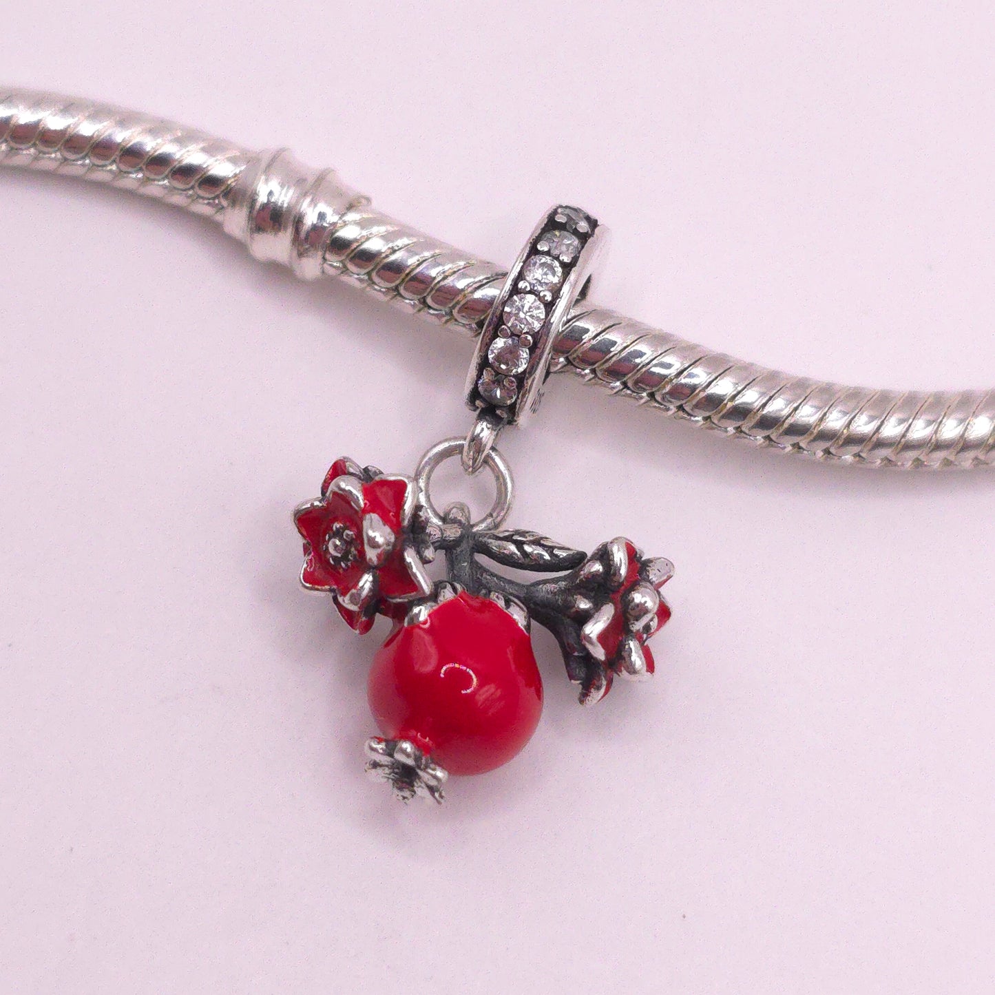 Charm Flor de la Granada🚨 Última unidad