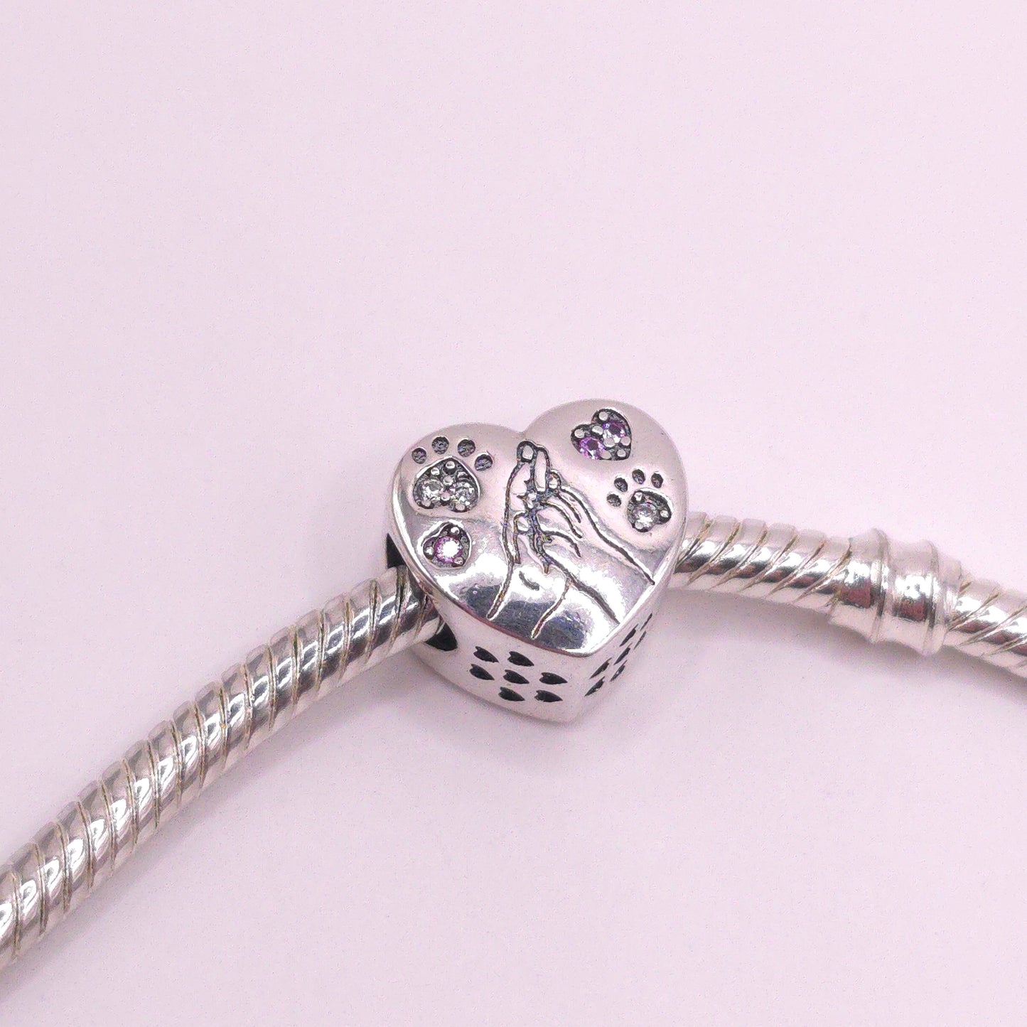 Charm Cuando necesito una mano, encuentro tu pata