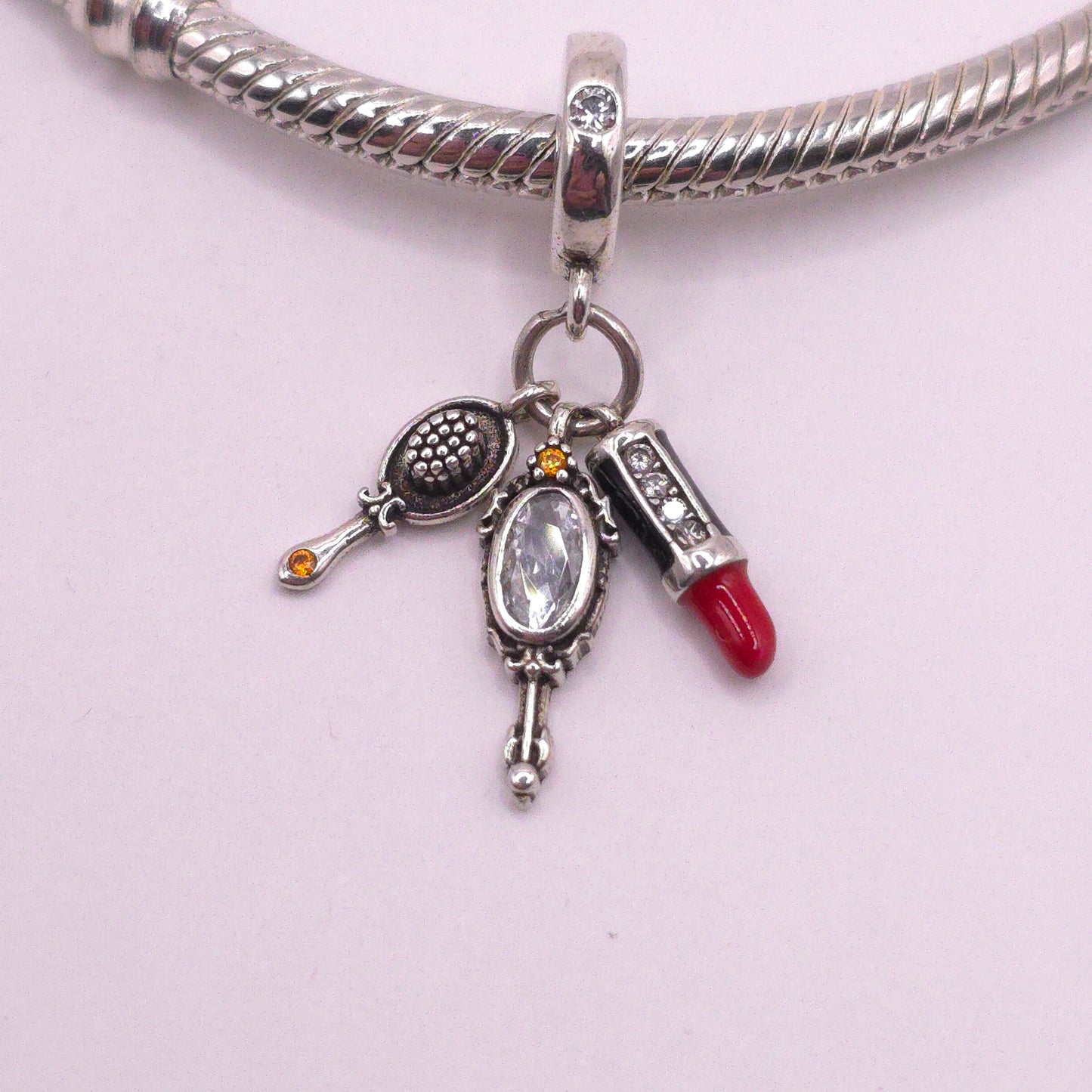 Charm espejito espejito, ¿Quién es....?