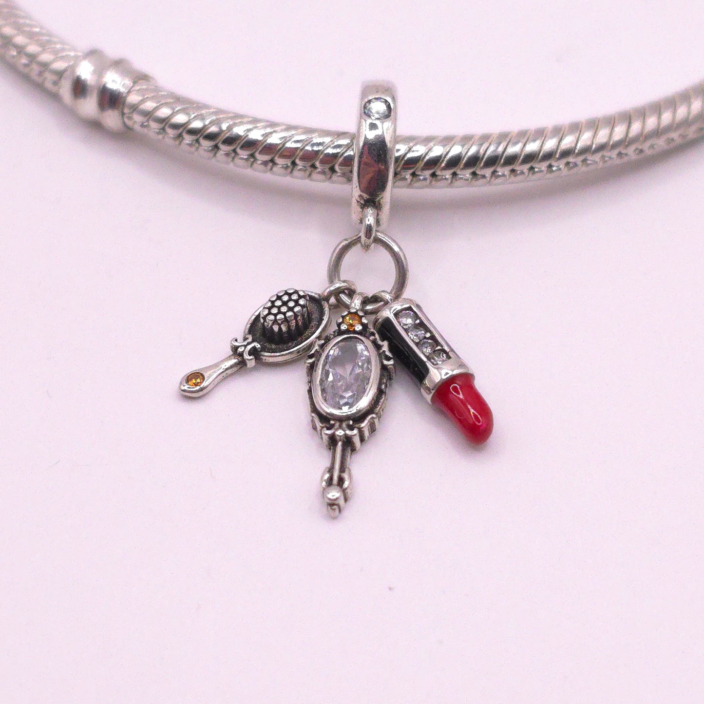 Charm espejito espejito, ¿Quién es....?