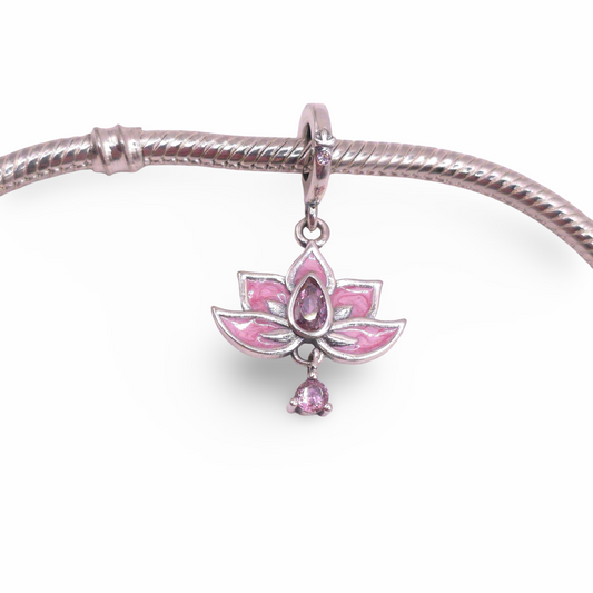 Charm Flor de Loto