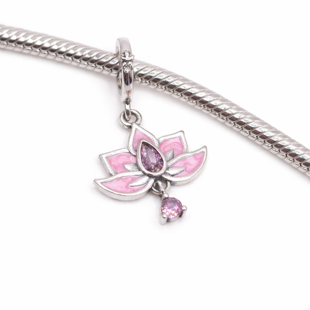 Charm Flor de Loto